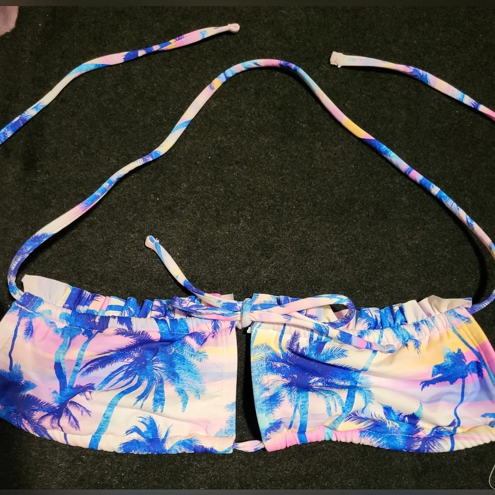 Women's Junior's string bikini top size Small